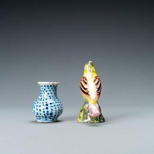 A varied collection of blue and white and polychrome Delftware, 18/19th C. — 照片 10