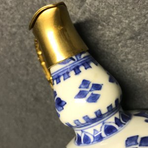 A varied collection of blue and white Chinese and Japanese porcelain, Ming and later — photo 50