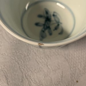 A varied collection of blue and white Chinese and Japanese porcelain, Ming and later — photo 59