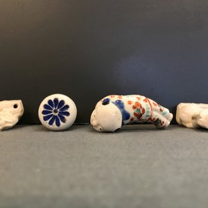 A varied collection of Chinese and Japanese porcelain, 18th C. — 照片 17