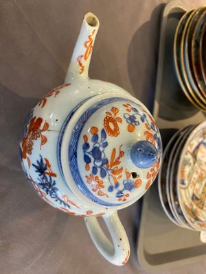 A varied collection of Chinese and Japanese porcelain, Qianlong and later — 照片 6