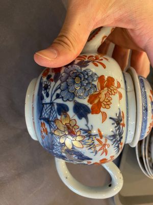 A varied collection of Chinese and Japanese porcelain, Qianlong and later — 照片 7