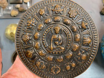 A varied collection of Chinese and Tibetan bronze, brass and wood objects, 19/20th C. — 照片 2