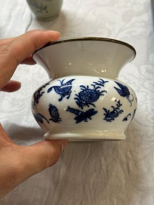 A varied collection of Chinese blue and white and famille rose porcelain, 18th C. and later — 照片 18