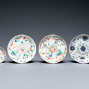 A varied collection of Chinese blue and white and famille rose porcelain, 19/20th C. — photo 2
