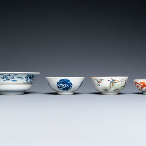 A varied collection of Chinese blue and white and famille rose porcelain, 19/20th C. — photo 5