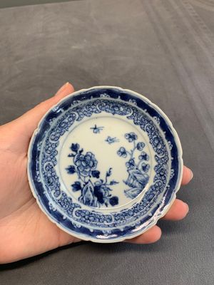A varied collection of Chinese blue and white, and famille rose tea wares, Qianlong — photo 1