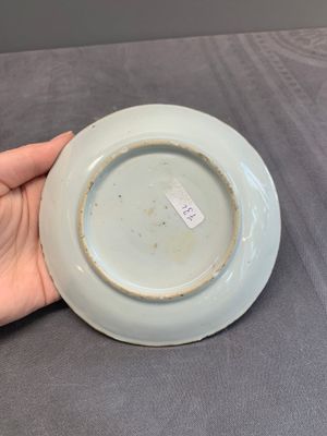 A varied collection of Chinese blue and white, and famille rose tea wares, Qianlong — photo 18