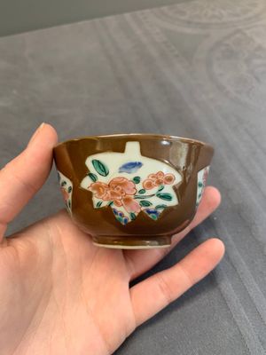 A varied collection of Chinese blue and white, and famille rose tea wares, Qianlong — photo 23