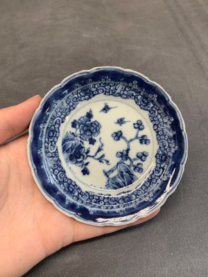 A varied collection of Chinese blue and white, and famille rose tea wares, Qianlong — photo 3