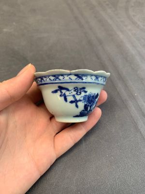 A varied collection of Chinese blue and white, and famille rose tea wares, Qianlong — photo 36