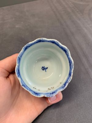 A varied collection of Chinese blue and white, and famille rose tea wares, Qianlong — photo 40