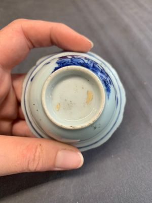 A varied collection of Chinese blue and white, and famille rose tea wares, Qianlong — photo 41