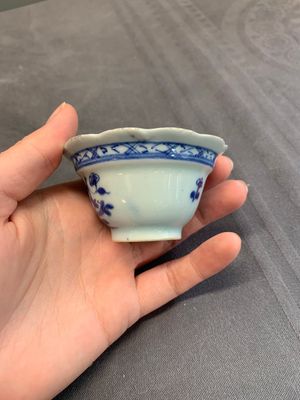 A varied collection of Chinese blue and white, and famille rose tea wares, Qianlong — photo 45