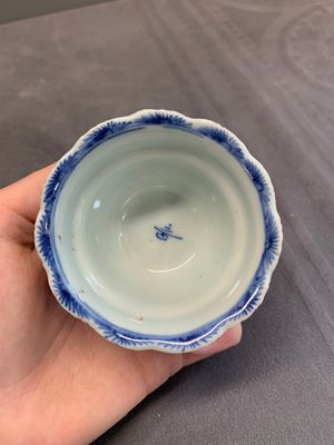 A varied collection of Chinese blue and white, and famille rose tea wares, Qianlong — photo 46