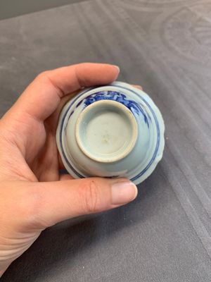 A varied collection of Chinese blue and white, and famille rose tea wares, Qianlong — photo 47
