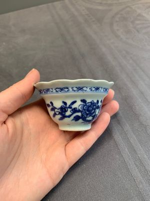 A varied collection of Chinese blue and white, and famille rose tea wares, Qianlong — photo 49