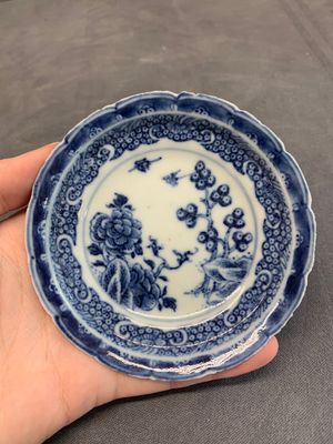 A varied collection of Chinese blue and white, and famille rose tea wares, Qianlong — photo 5