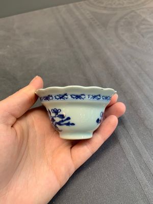 A varied collection of Chinese blue and white, and famille rose tea wares, Qianlong — photo 51