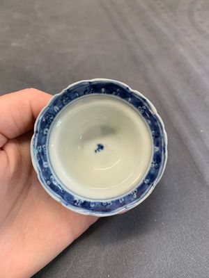 A varied collection of Chinese blue and white, and famille rose tea wares, Qianlong — photo 58