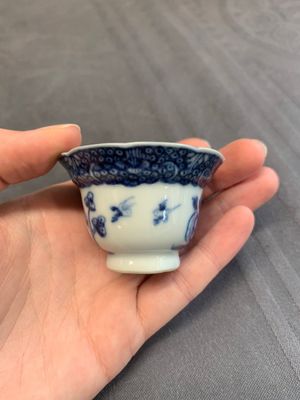 A varied collection of Chinese blue and white, and famille rose tea wares, Qianlong — photo 60