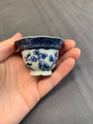 A varied collection of Chinese blue and white, and famille rose tea wares, Qianlong — photo 63