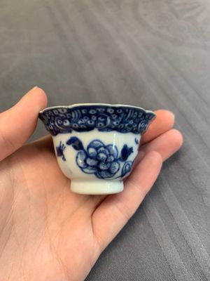 A varied collection of Chinese blue and white, and famille rose tea wares, Qianlong — photo 67