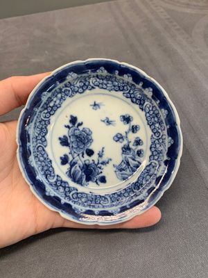 A varied collection of Chinese blue and white, and famille rose tea wares, Qianlong — photo 7