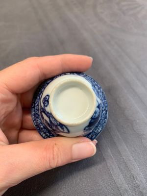 A varied collection of Chinese blue and white, and famille rose tea wares, Qianlong — photo 71