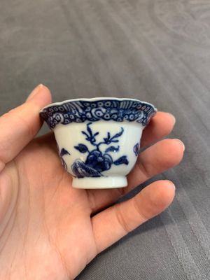A varied collection of Chinese blue and white, and famille rose tea wares, Qianlong — photo 74