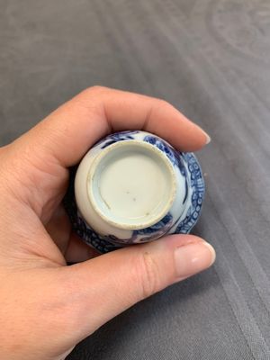 A varied collection of Chinese blue and white, and famille rose tea wares, Qianlong — photo 77