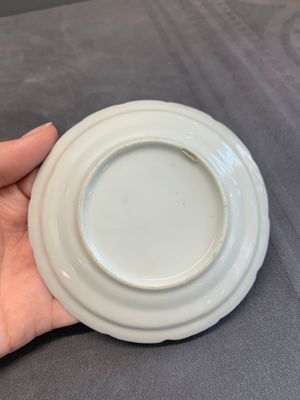 A varied collection of Chinese blue and white, and famille rose tea wares, Qianlong — photo 8