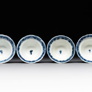 A varied collection of Chinese blue and white, and famille rose tea wares, Qianlong — photo 22