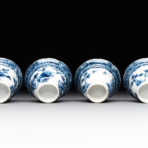 A varied collection of Chinese blue and white, and famille rose tea wares, Qianlong — photo 23