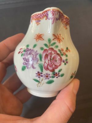 A varied collection of Chinese blue and white, famille rose and Imari-style porcelain, Yongzheng/Qianlong — 照片 61