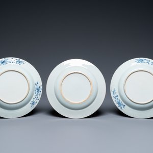 A varied collection of Chinese blue and white, famille rose and Imari-style porcelain, Kangxi/Qianlong — photo 3