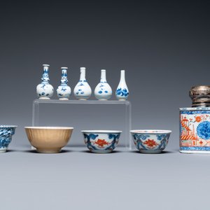 A varied collection of Chinese blue and white, famille rose and Imari-style porcelain, Kangxi/Qianlong — photo 8