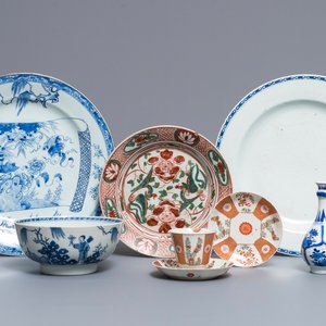 A varied collection of Chinese blue and white, famille verte and Swatow wares, 16/18th C. — photo 1