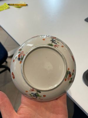 A varied collection of Chinese blue and white, grisaille and famille verte porcelain, Kangxi and later — photo 49