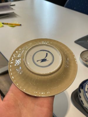 A varied collection of Chinese blue and white, grisaille and famille verte porcelain, Kangxi and later — photo 51