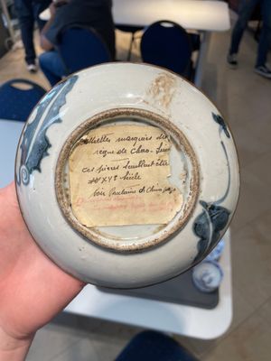 A varied collection of Chinese blue and white, grisaille and famille verte porcelain, Kangxi and later — photo 68