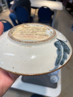 A varied collection of Chinese blue and white, grisaille and famille verte porcelain, Kangxi and later — photo 69