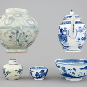 A varied collection of Chinese blue and white porcelain, 16/19th C. — photo 4