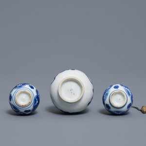 A varied collection of Chinese blue and white porcelain, Ming and Kangxi — photo 6