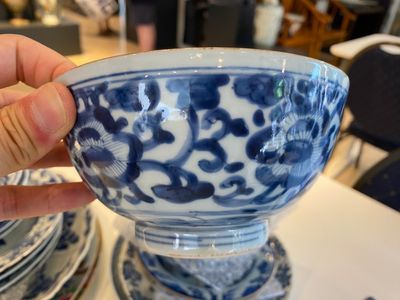 A varied collection of Chinese blue, white and famille rose porcelain, Kangxi/Qianlong — photo 5