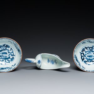 A varied collection of Chinese blue, white and famille rose porcelain, Kangxi/Qianlong — photo 16
