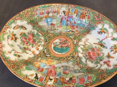 A varied collection of Chinese Canton famille rose porcelain, 19th C. — photo 9