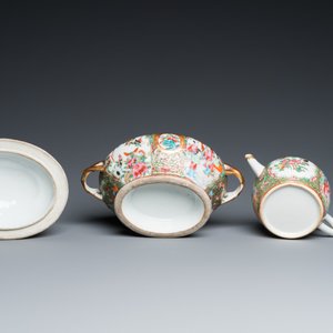 A varied collection of Chinese Canton famille rose porcelain, 19th C. — photo 15