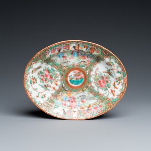 A varied collection of Chinese Canton famille rose porcelain, 19th C. — photo 8
