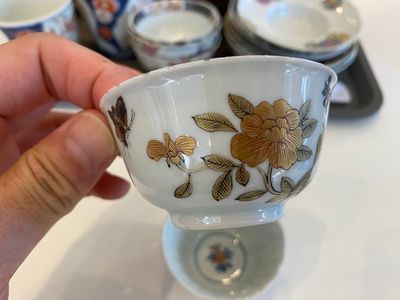 A varied collection of Chinese cups and saucers, 18/19th C. — photo 3